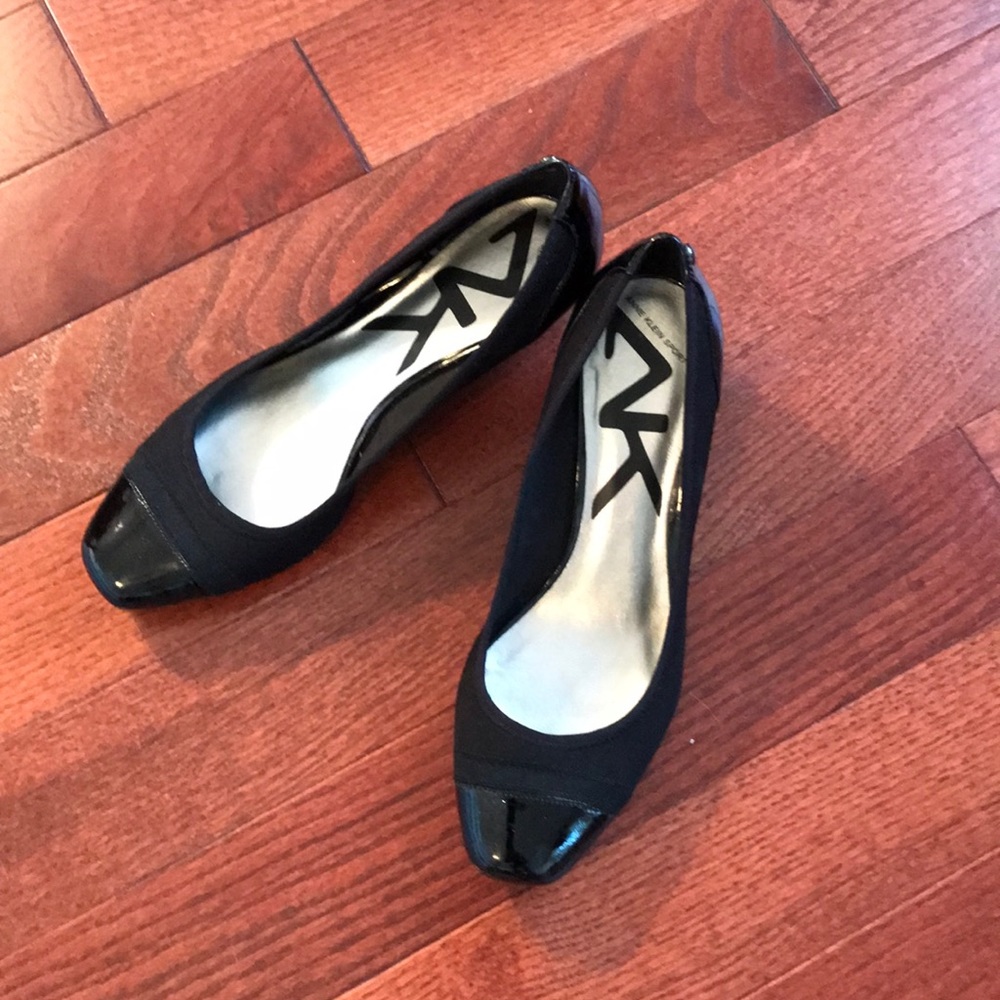 Anne Klein Patent wedge 10; worn 3 times